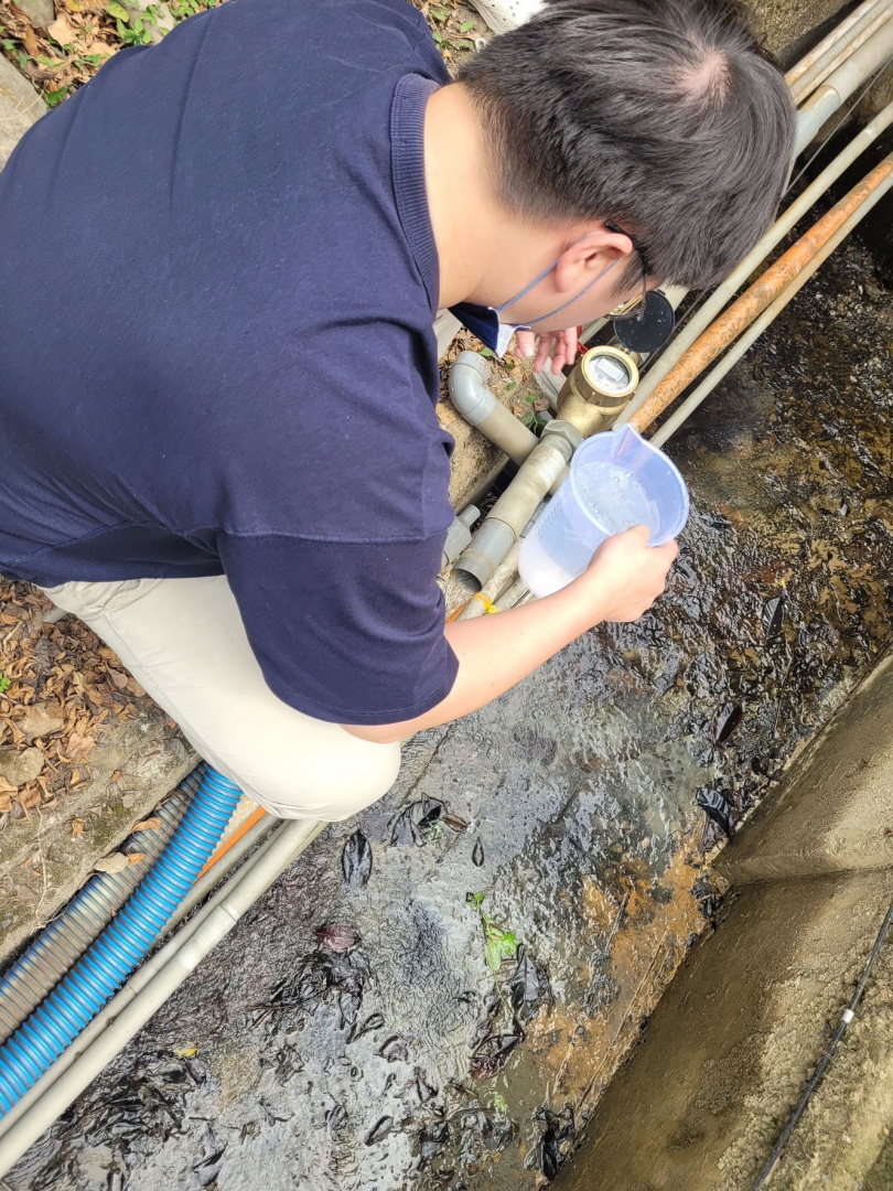 臺南市政府水利局例行執行溫泉檢查。（圖片提供/臺南市水利局）