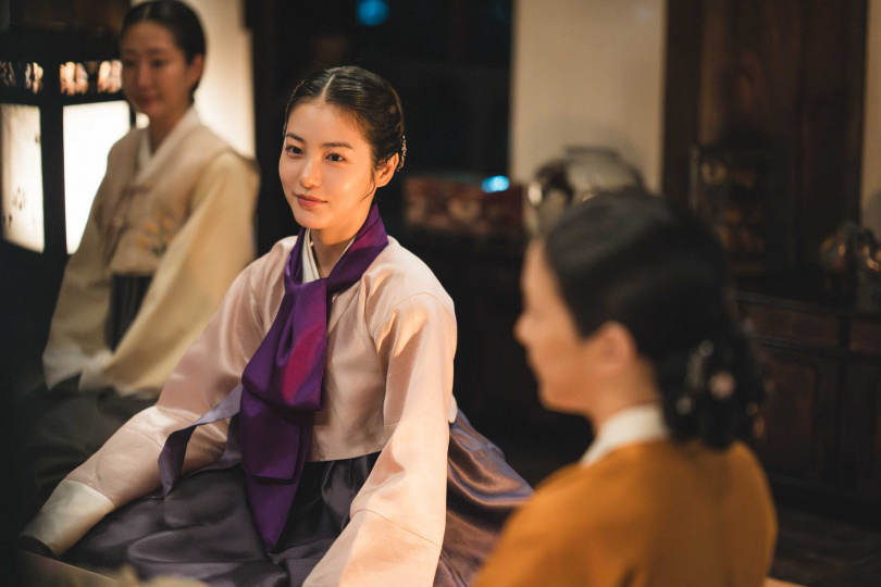 辛叡恩飾演商人的女兒。（圖／Disney+提供）