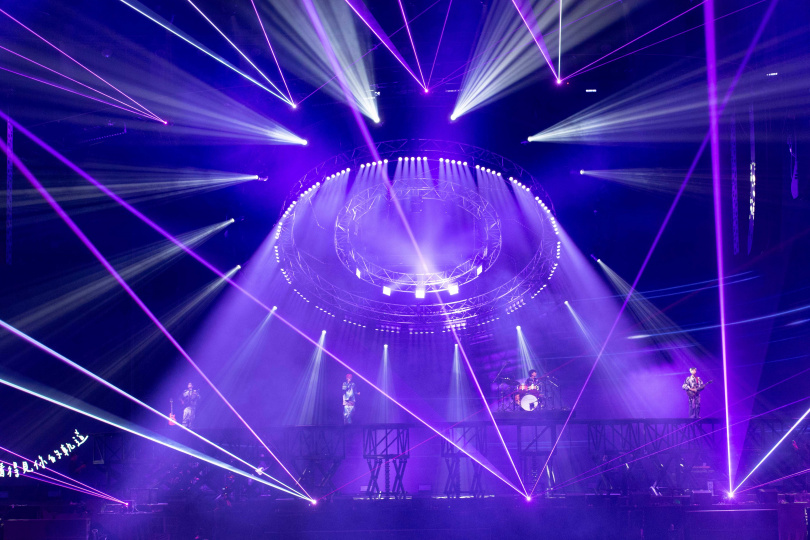 理想混蛋祭出高規格的視聽覺饗宴。(圖/何樂音樂提供)