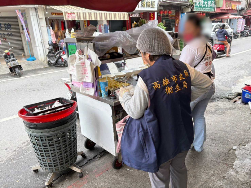 高雄衛生局抽驗春捲。（圖／高雄衛生局提供）