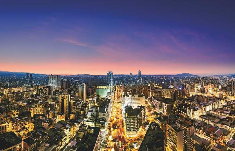 忠孝東路實景拍攝 合成模擬圖。(圖片提供/衡昀)
