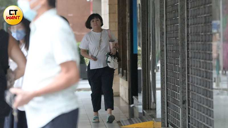 Selina拎著運動鞋到健康管理中心進行1個小時的健身課程。（圖／本刊攝影組）