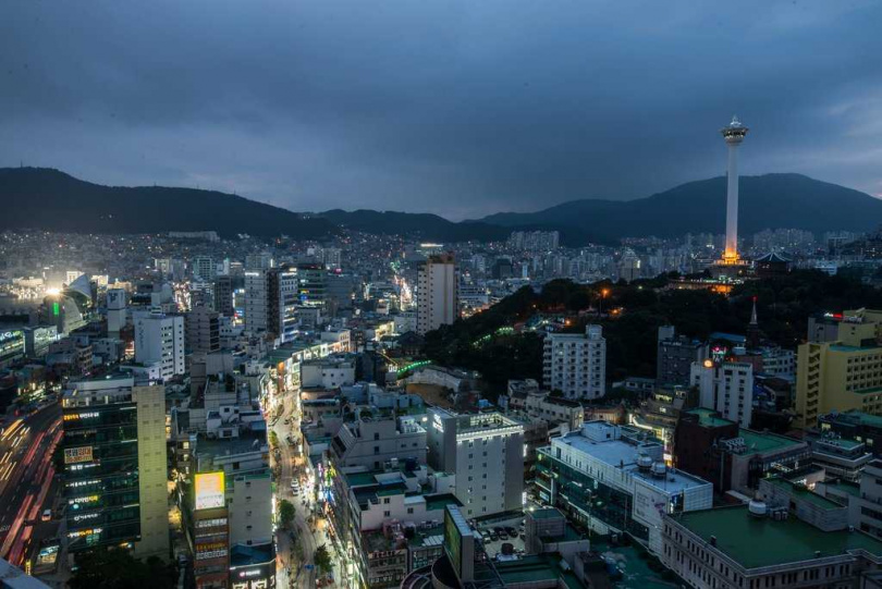 台灣旅客大量湧入釜山,不少店家準備繁體中文菜單、中文告示,甚至推出台灣遊客專屬優惠。