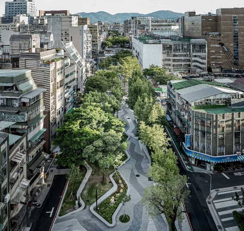 長達1.1公里的心中山線形公園綠帶,桓建築此次進駐樹海第一排絕佳位置,打造最高品質的住宅空間。(圖/業者提供)