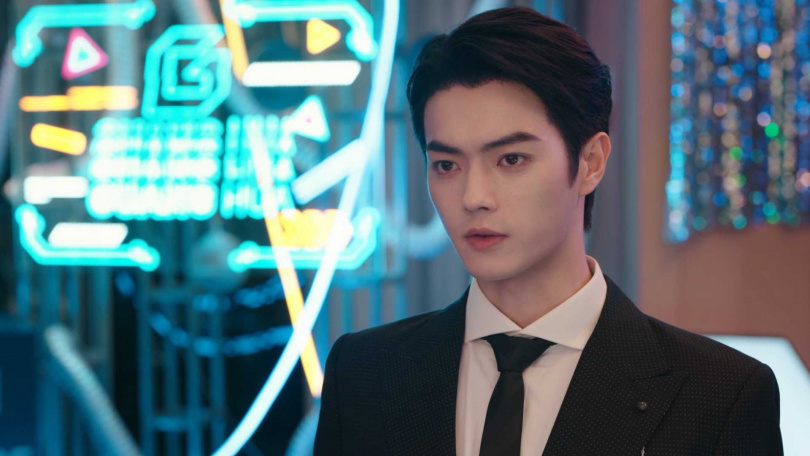 許凱英雄救美成為護妻名場面。(圖/中天娛樂台提供)