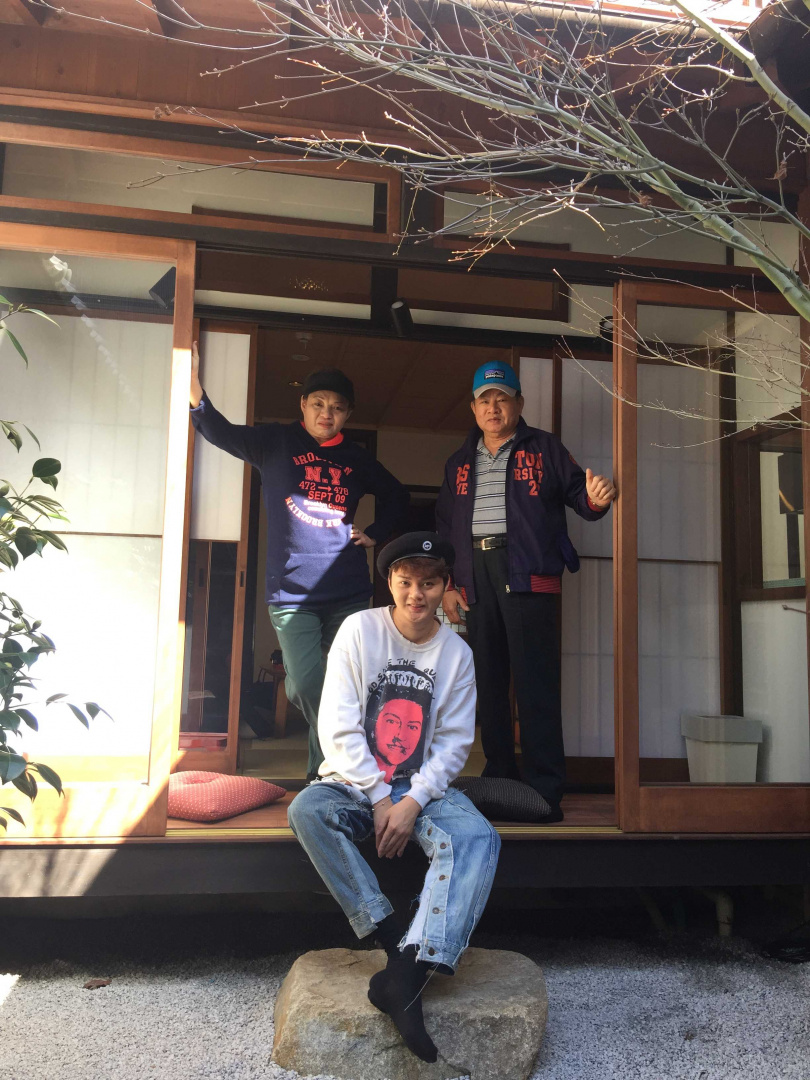 過去在管教孩子上面，許富凱的爸爸媽媽一個扮黑臉、一個扮白臉。（圖／許富凱提供）