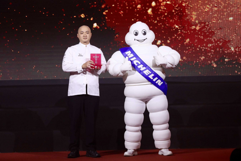 首次摘下一星的台北「元一」台灣料理長董士菘。（圖／侯世駿攝）