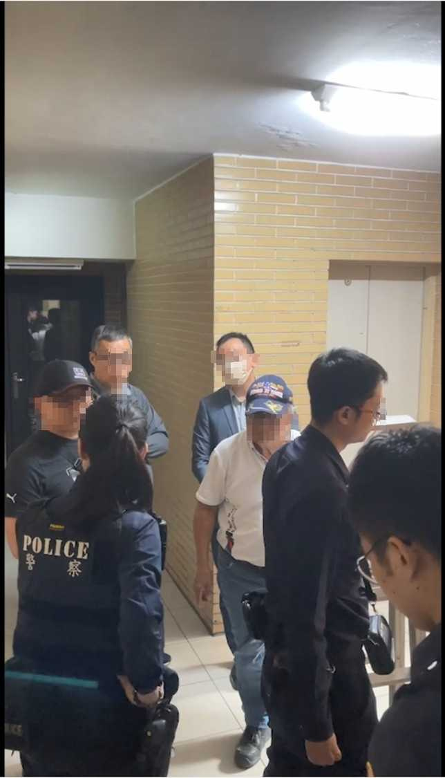 台北市大安社區住戶告訴CTWANT記者，有人擅自在公共區域採樣，涉及非法毀損財產等刑事案。（圖／讀者提供）