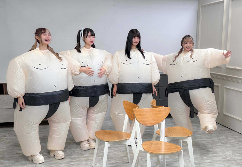 學妹們分享阿部瑪利亞（右二）的暖舉。（圖／好言娛樂提供）