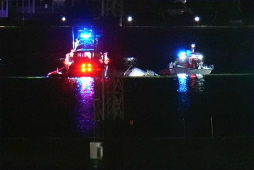 救援打撈中。（圖／達志／美聯社）