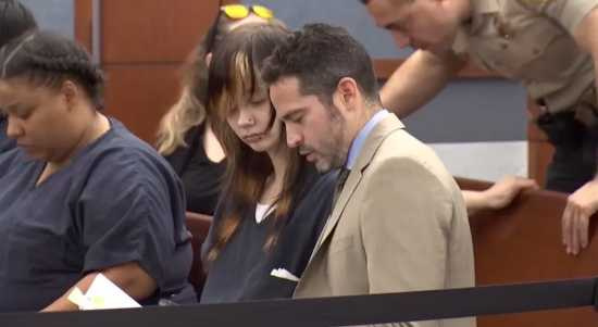 20歲的艾莉珊卓．布利亞在拉斯維加斯法庭首次出庭，面臨謀殺指控。（圖／翻攝自KSNV）