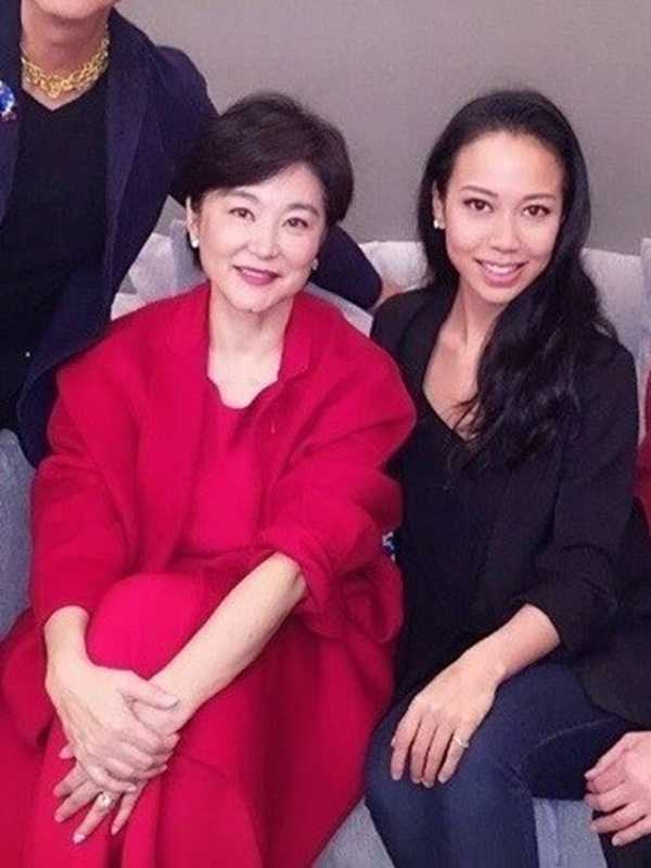 邢嘉倩曾公開稱讚林青霞是「世界上最好的繼母」。(圖/翻攝自IG)