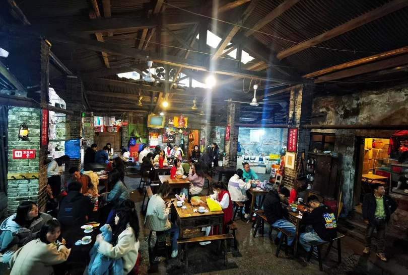 沱茶是重慶與成都等地蓬勃發展的茶館常見茶品。(圖/藍泰彬提供)