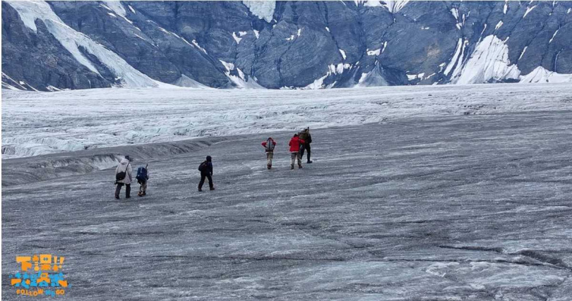 林哲熹與孩子們親眼目睹冰川一塊塊崩落。（圖／公視+提供）