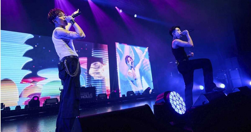ØZI與Jay Park合唱〈妳在哪裡(WAY)〉。(圖/Live Nation Taiwan提供)