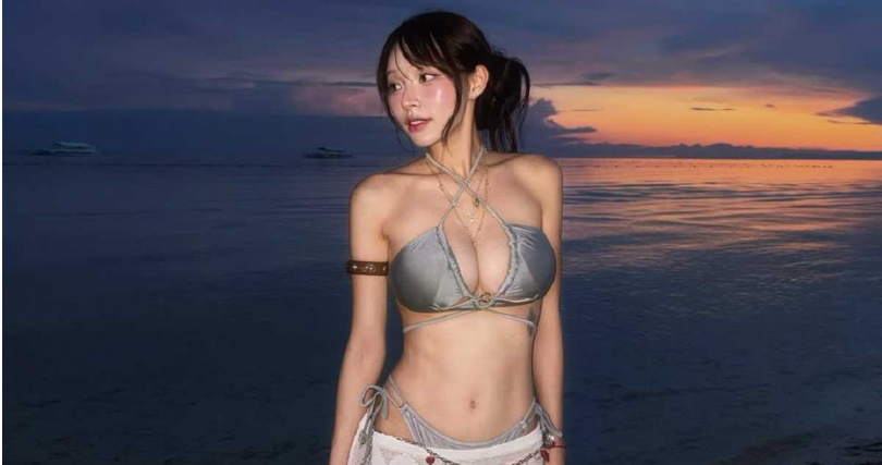 林襄曬海邊辣照。(圖/翻攝95_mizuki Instagram)