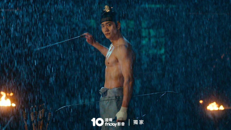 姜泰伍在劇中展現好身材。（圖／friDay影音提供）