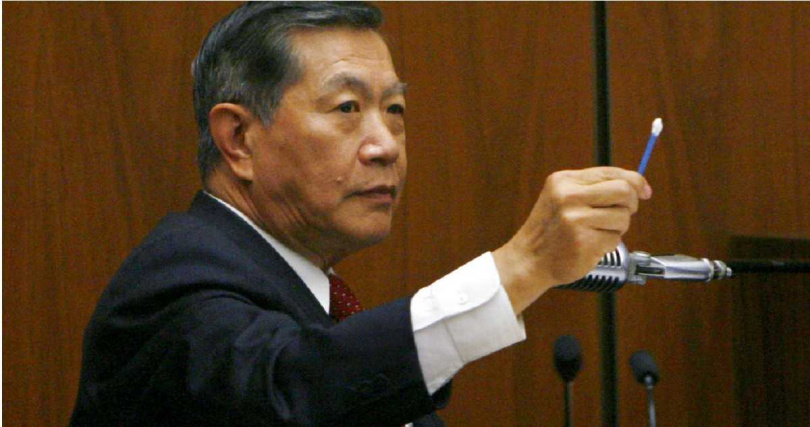 李昌鈺談人生轉折，從家庭困境走上警界。