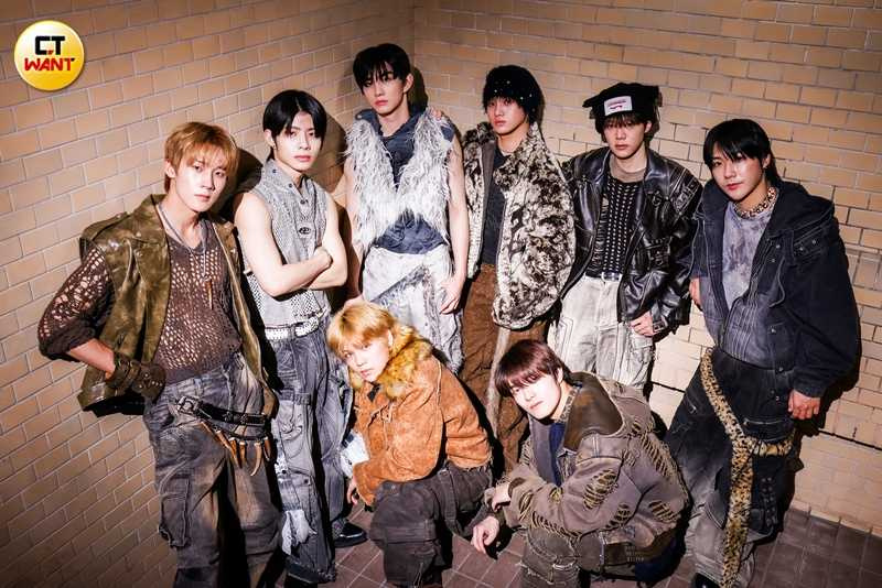 ARKis推出迷你專輯《ARK》。（圖／林士傑攝）