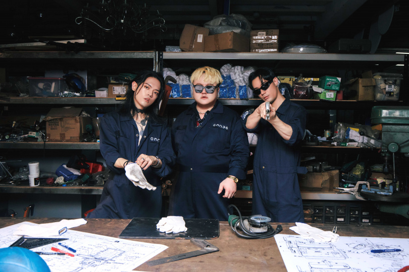 TRASH組成焊接團隊。（圖／台視提供）