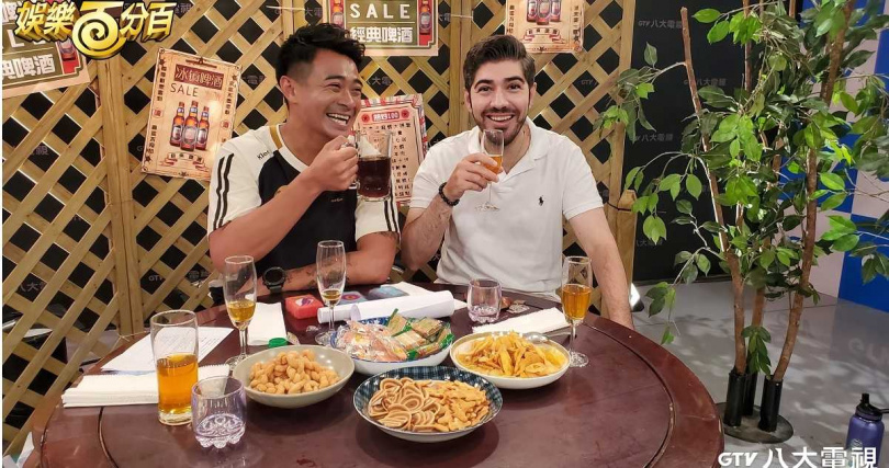 圖佳19歲時就到台灣唸書。（圖／八大電視提供）