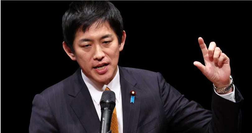 前經濟安保大臣小林鷹之（50歲），主打世代交替的改革形象。