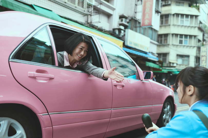 嚴藝文在《功夫》飾演勢力龐大的黑心議長,直呼「耍壞好過癮!」(圖/麻吉砥加提供)