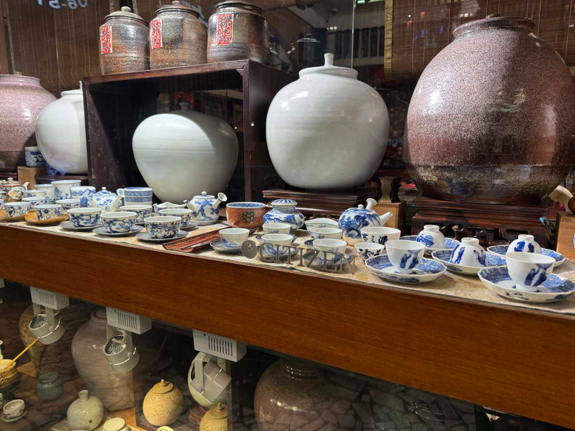 南台灣大收藏家林國松的收藏堪稱豐富而多元。（圖／吳德亮攝影）