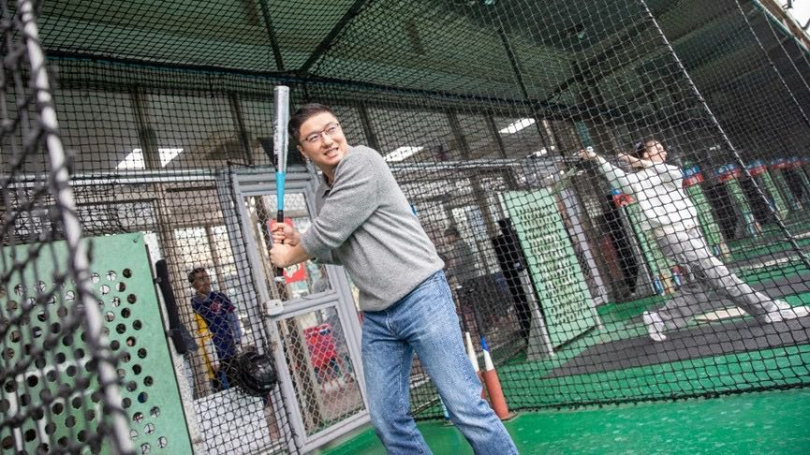 立委張智倫（圖）送愛心不間斷，目前已是第三年了，他從當民意代表中找到人生的意義。（圖／CTWANT攝影組）