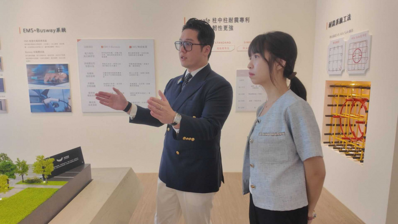 「弘峻綻高鐵」專案經理范文帆表示,建案距離苗栗高鐵站約5分鐘車程,搭乘高鐵前往竹北約11分鐘、至台中約18分鐘,鎖定跨區通勤族群。(圖片提供/CTWANT)
