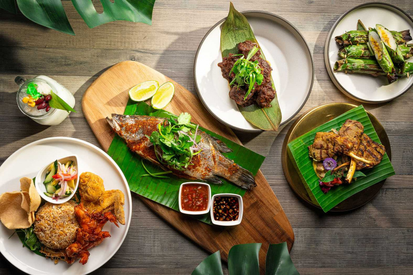 馬來西亞主廚夏隆帶來當地熱門美食,包含「傳統辣醬炒飯」、「椰薑黃醬烤鱸魚」、「椰薑黃醬烤羊排」、「仁當牛肉」等餐點。(圖/板橋凱撒大飯店提供)