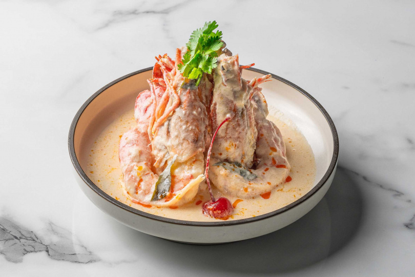 印度版的「馬來咖哩蝦」源自於孟加拉,這道菜的靈魂在於利用椰漿、鮮奶油及椰子粉創造出醇厚口感。(480元,圖/板橋凱撒大飯店提供)