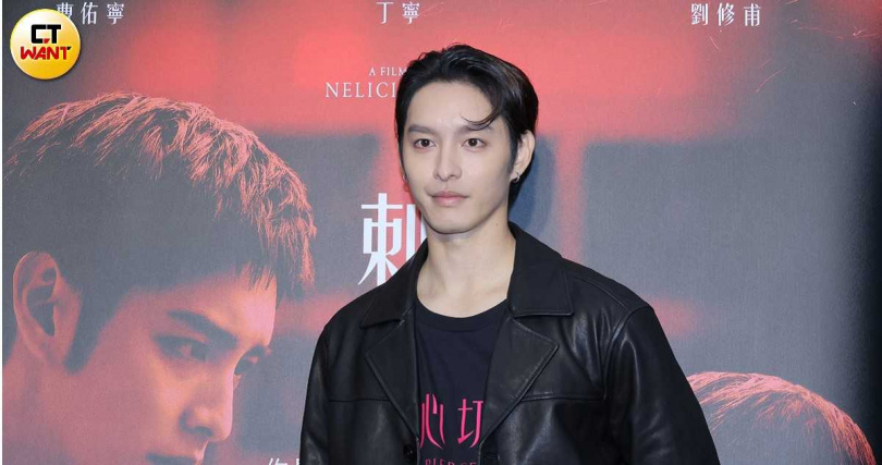 曹佑寧在《刺心切骨》中飾演擊劍選手，戲外他也曾有運動傷害，滑壘時踩空扭到腳。（圖／楊澍攝）