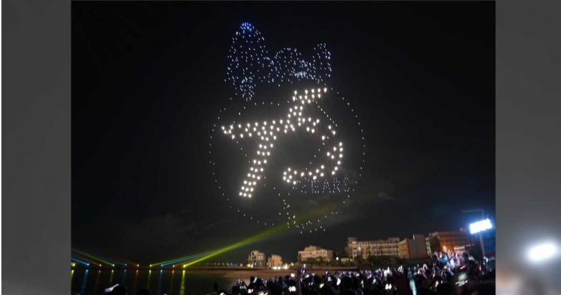 2025澎湖國際海上花火節,預定展演花生漫畫75週年的史努比無人機秀,7日因廠商無法克服干擾而宣布取消。(圖/澎湖縣政府提供/中國時報記者許逸民澎湖傳真)