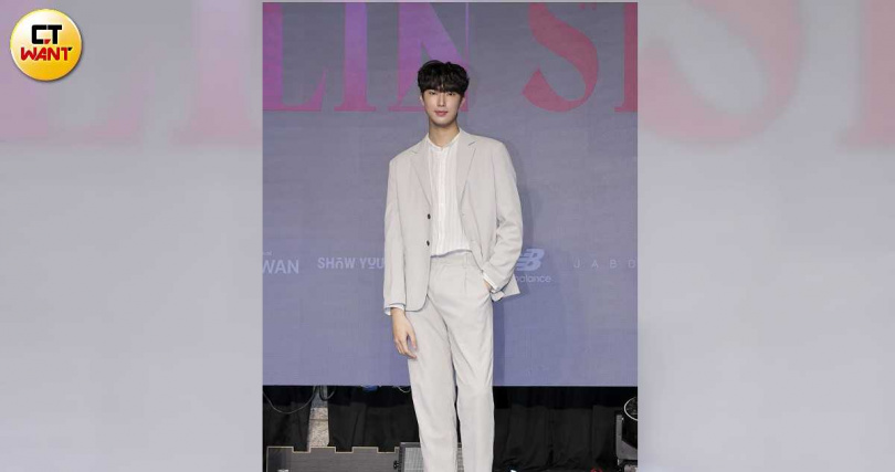 大學尚未畢業的金雲表示不擔心當兵影響人氣。（圖／楊澍攝）