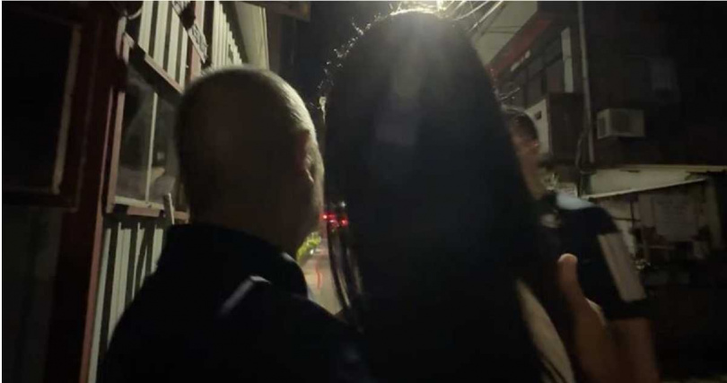 爺孫倆重逢的擁抱畫面令人動容。（圖／翻攝畫面）