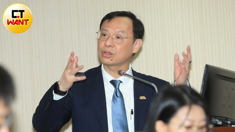 衛福部推動低劑量胸部電腦斷層（LDCT）分流政策，但基層質疑「人力問題」才是核心。（圖／周志龍攝）