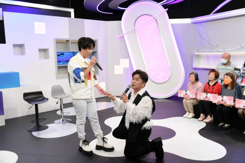陳昭瑋、陳孟賢即興飆戲演出「母女吵架」。(圖/三立提供)
