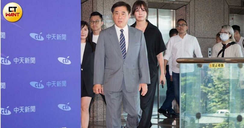 郝龍斌強調,「世代交替」應聚焦培養年輕戰將與提升團隊戰力,而非單純以年輕人擔任黨主席為目標。(圖/黃威彬攝)