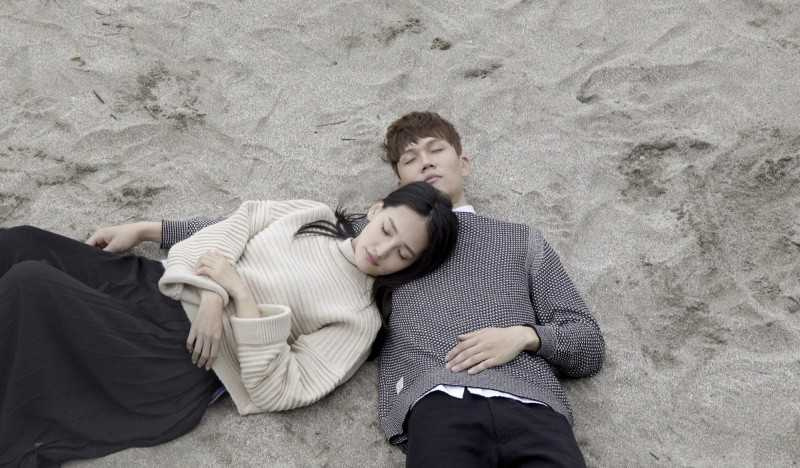 小玉與林映唯因拍攝〈一萬小時〉MV擦出愛。（圖／報系資料照／相信音樂提供）