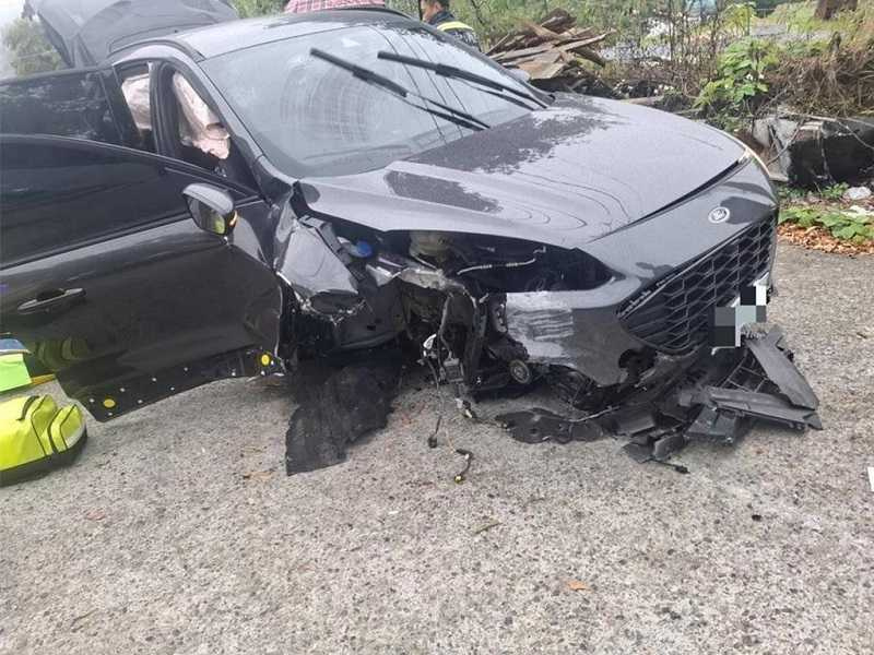 車輛嚴重損毀。（圖／翻攝畫面）
