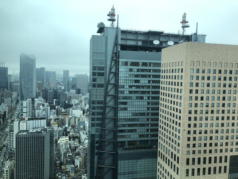 根據韓媒《中央日報》報導,南韓房地產市場持續低迷,導致大量房仲業者面臨倒閉潮,僅去年12月,全國就有超過1400家房地產仲介事務所歇業,換算下來,平均每天有45家關門。(示意圖/EBC地產王)