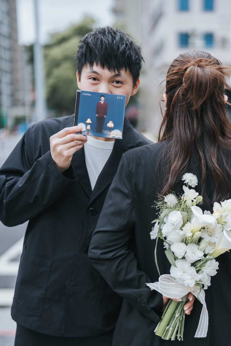 曾昱嘉推出第二張個人專輯《在我眼裡的____》。（圖／福茂提供）