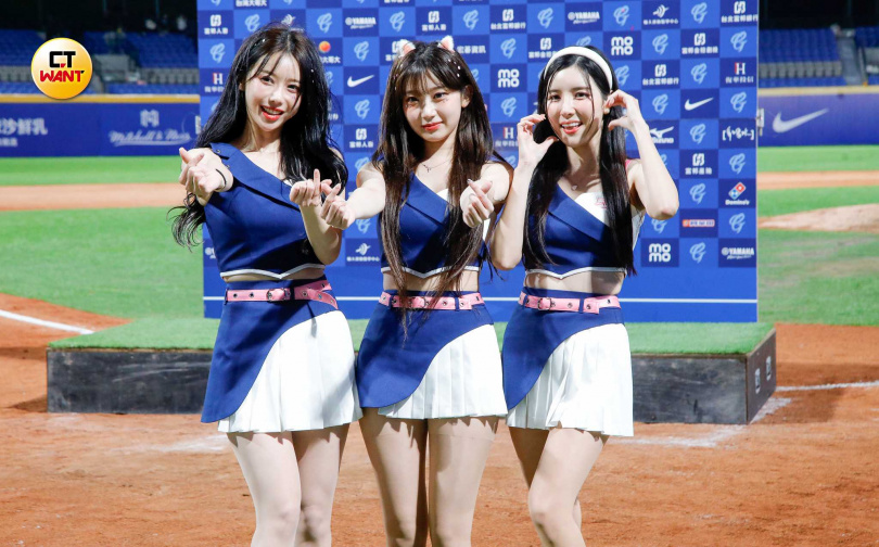 「韓籍三本柱」李雅英、李珠珢、南珉貞全員到齊應援。(圖／趙文彬攝）