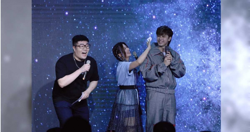 田亞霍邀來請來人氣YouTuber董仔及 DJ阿哲友情客串擔任活動主持。（圖／貓少音樂工作室提供）