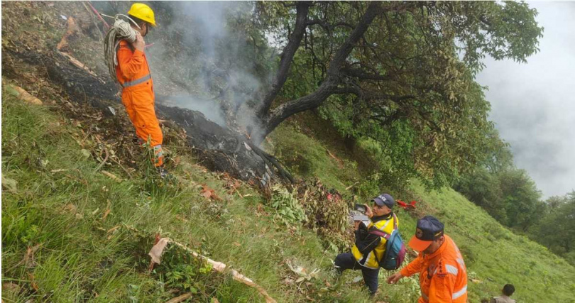 印度再傳墜機意外！一架隸屬雅利安航空、載運7人的直升機今（15日）凌晨從北阿坎德的邦凱達爾納特（Kedarnath）起飛後，途中卻意外墜毀在森林中，機上人員無一生還。（圖／擷取自X）