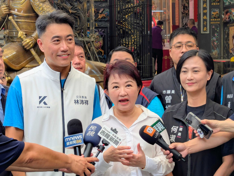 台中市長盧秀燕近期展開聲援藍委跨區反罷行程，得到不少支持者的熱情回應。圖為盧秀燕替立委林沛祥站台（圖／報系資料照）