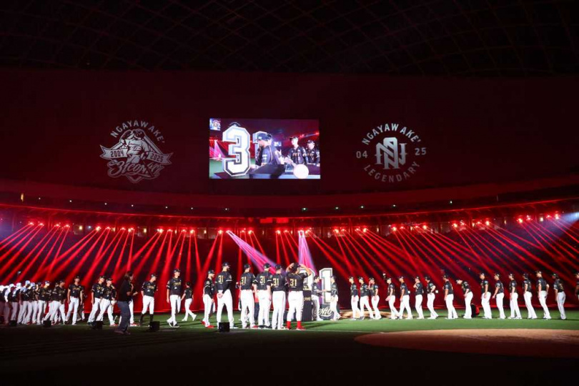 林智勝在大巨蛋舉辦引退儀式。（圖／中國時報鄧博仁攝）