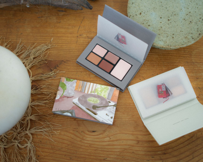 OSAJI 手繪紀念潤唇膏 H31 花林糖/H32 千年一遇(圖/品牌提供)