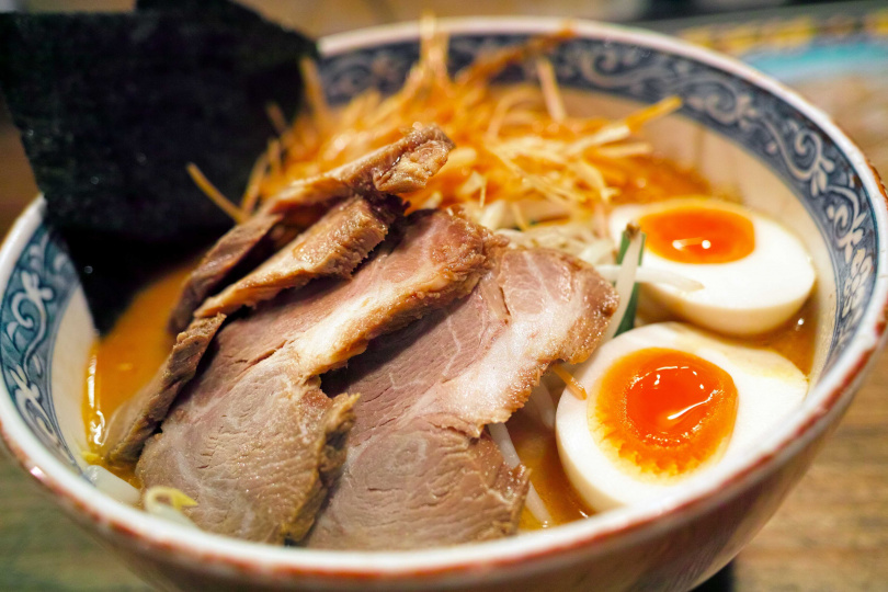 醫師建議外食族少喝湯、少醬料、多蔬菜,降低腎臟負擔。